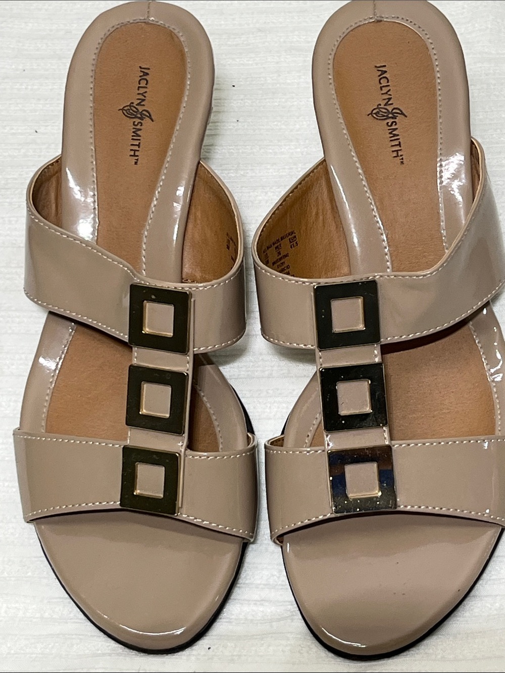 Jaclyn Smith Beige Patent Double-Strap Slide Sandals with Gold Accents - 9M